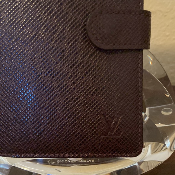 Authentic Louis Vuitton small ring Taiga agenda #CA0999 made in Spain 1999 - Picture 3 of 7